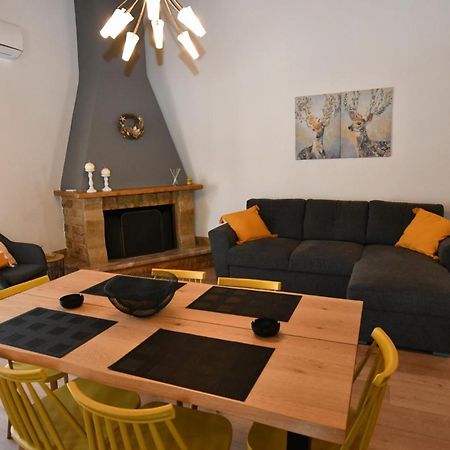 Downtown Loft Apartment Aígion Ngoại thất bức ảnh