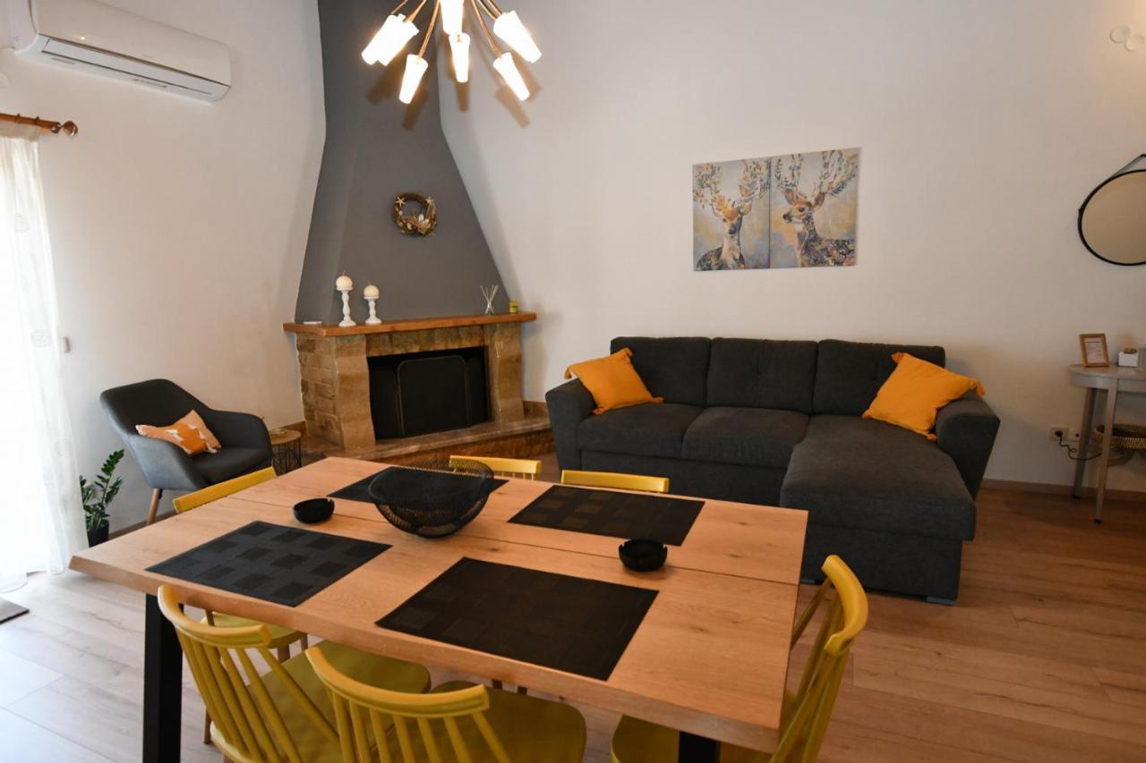 Downtown Loft Apartment Aígion Ngoại thất bức ảnh