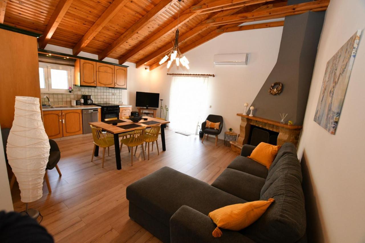 Downtown Loft Apartment Aígion Ngoại thất bức ảnh